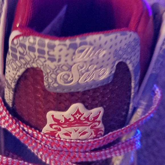 SHOES - Picture 8 of 9